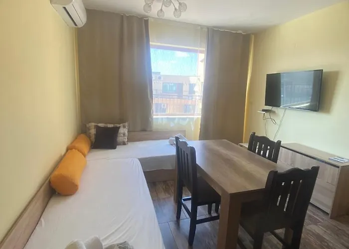 Amadeus 5 סאני ביץ'