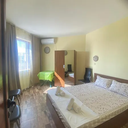 Apartment Amadeus 5 *